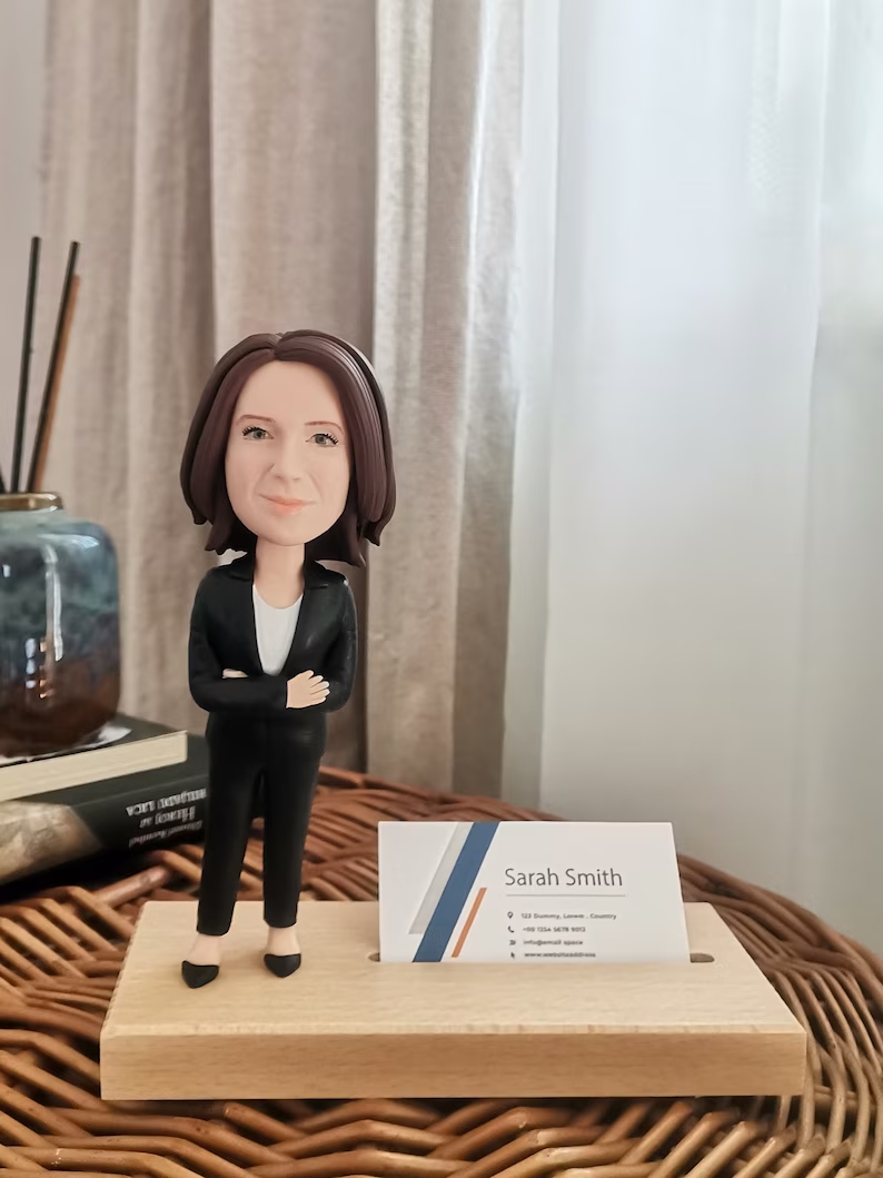 Bobbleheads as Corporate Gifts: How to Impress Clients and Employees